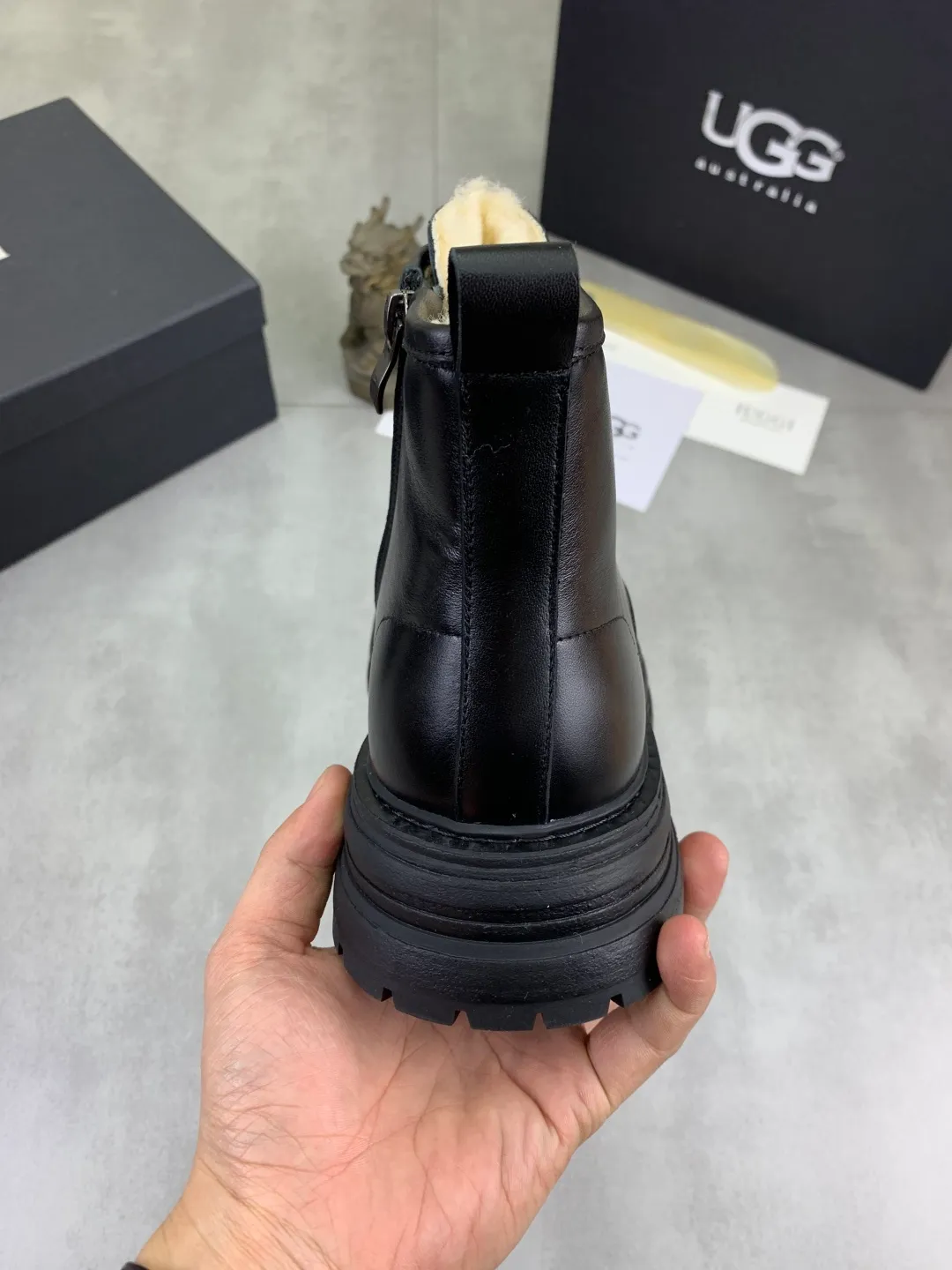 Men's men's shoes 💰P660 New arrival 🆕🆕🆕 IUGGI Men's British retro Martin boots Winter new men's outdoor hiking boots First layer of cowhide on the outside and wool on the inside Comfortable and warm Rubber sole sole Non-slip and firm Trendy and fashionable Casual and versatile Size: 38-44 (45 customized) Color: three colors